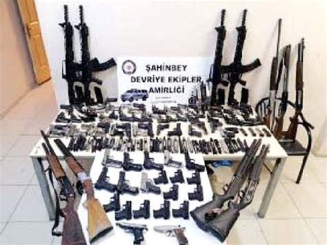 Gaziantep'te 425 sikke, tabanca ve kitap ele geçirildi - Son Dakika Haberleri